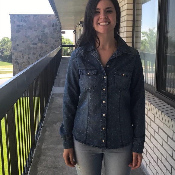 H&M polka dot denim shirt - Picture 1 of 4